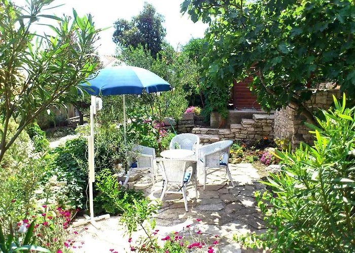 Apartment Lozica With Private Garden, Self Check-In