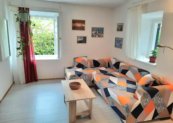 Apartment Lozica With Private Garden, Self Check-In