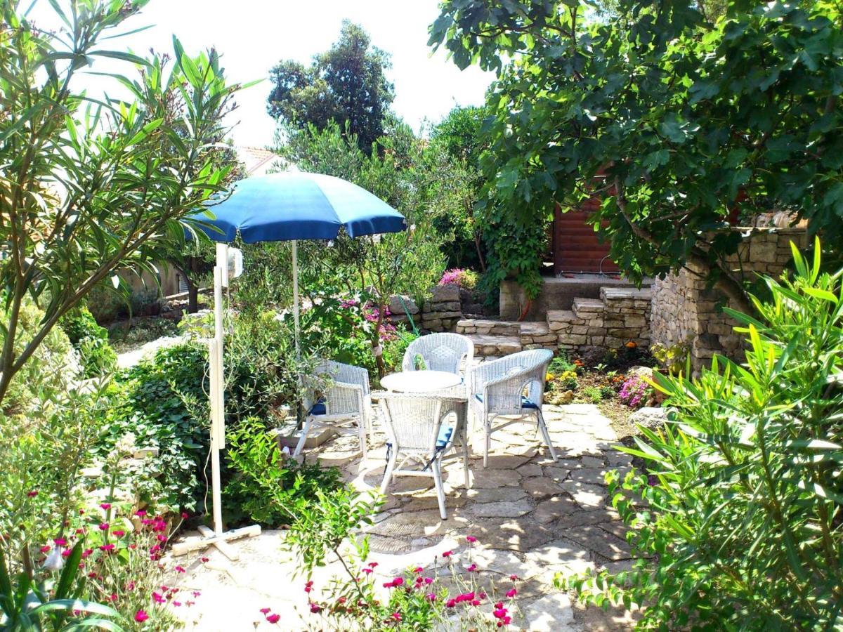 Apartment Lozica With Private Garden, Self Check-In Apartment