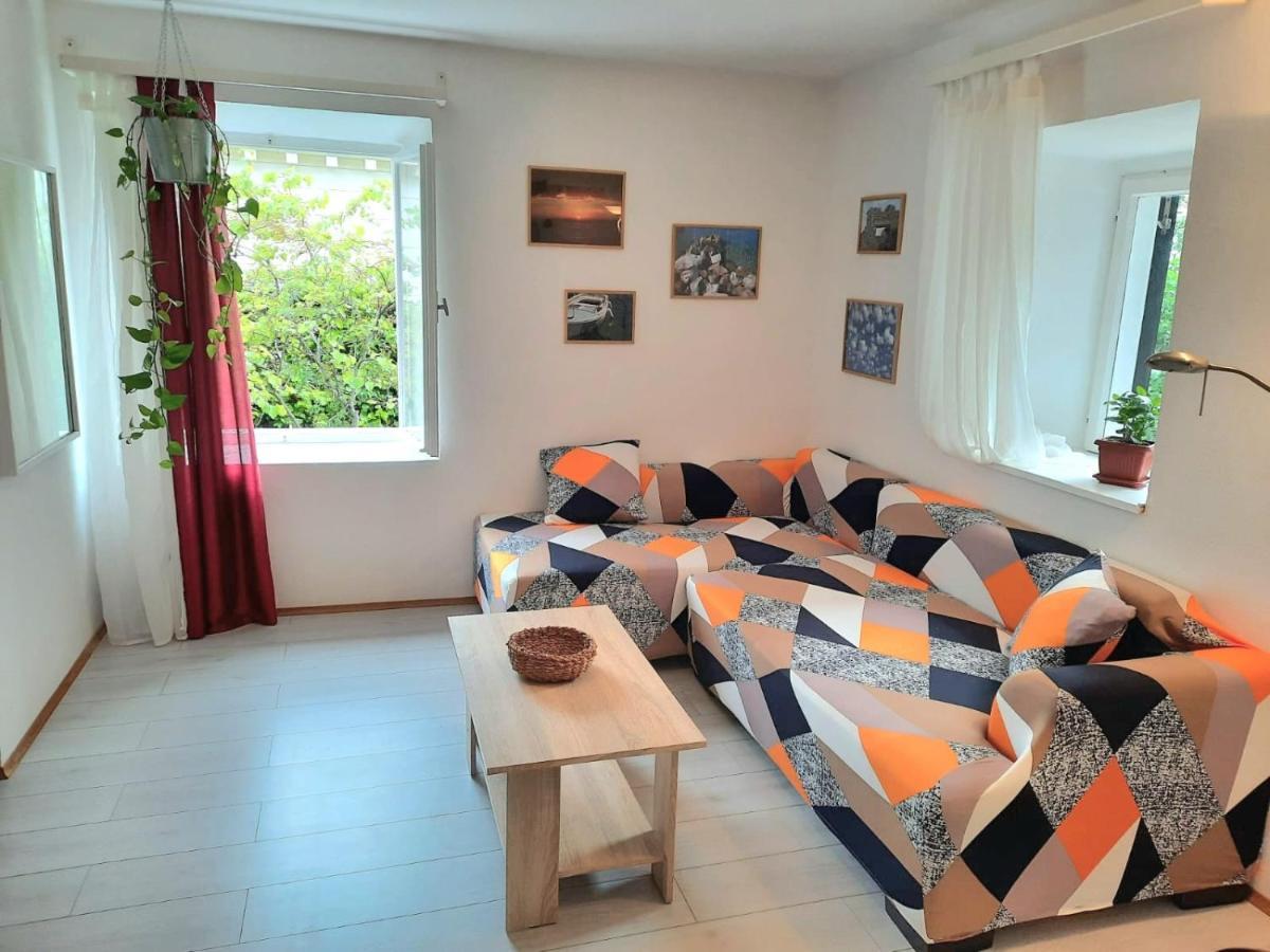 Apartment Lozica With Private Garden, Self Check-In Apartment